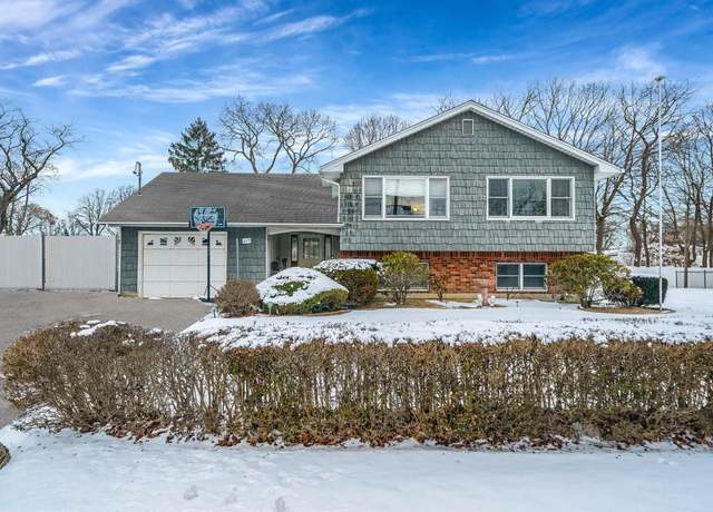 Property at 215 Eastwood Ave, Deer Park, NY 11729, 3 beds, 2.5 baths
