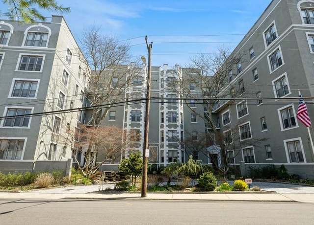 Property at 1185 E Broadway Unit 4 A, Hewlett, NY 11557, 1 bath