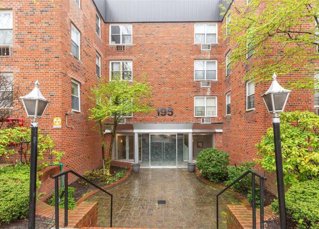 Property at 195 S Middle Neck Rd Unit 2 H, Great Neck, NY 11021, 1 bed, 1 bath
