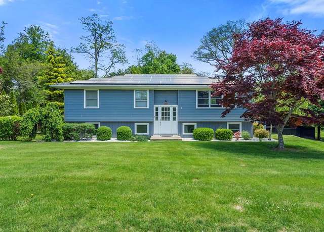 Property at 21 Highview Blvd, Brookhaven, NY 11719, 4 beds, 3 baths