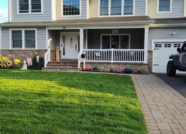 Property at 132 Walnut St, Massapequa Park, NY 11762, 4 beds, 3 baths