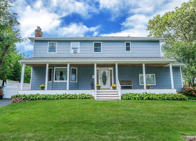 Property at 12 Jamar Ln, Ronkonkoma, NY 11779, 4 beds, 2.5 baths