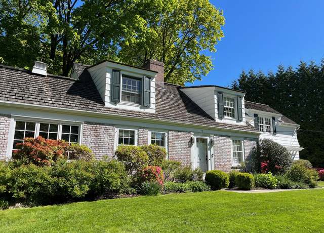 Property at 2 South Pl, Chappaqua, NY 10514, 3 beds, 2.5 baths