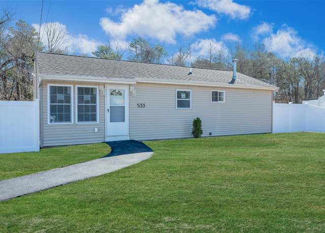 Property at 533 Bourdois Ave, Bellport, NY 11713, 2 beds, 1 bath