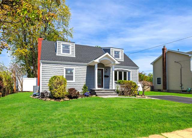 Property at 23 Barbara Dr, Farmingdale, NY 11735, 4 beds, 2 baths