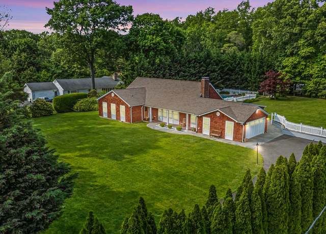 Property at 130 Sands Point Rd, Sands Point, NY 11050, 4 beds, 3 baths