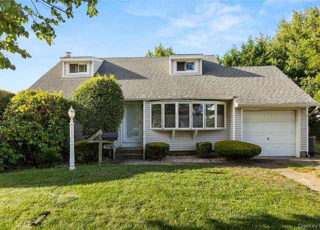 Property at 3541 Kenora Pl, Seaford, NY 11783, 4 beds, 2 baths