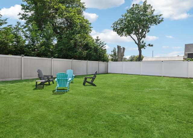 Property at 2480 Poppy St, East Meadow, NY 11554, 2 beds, 1 bath