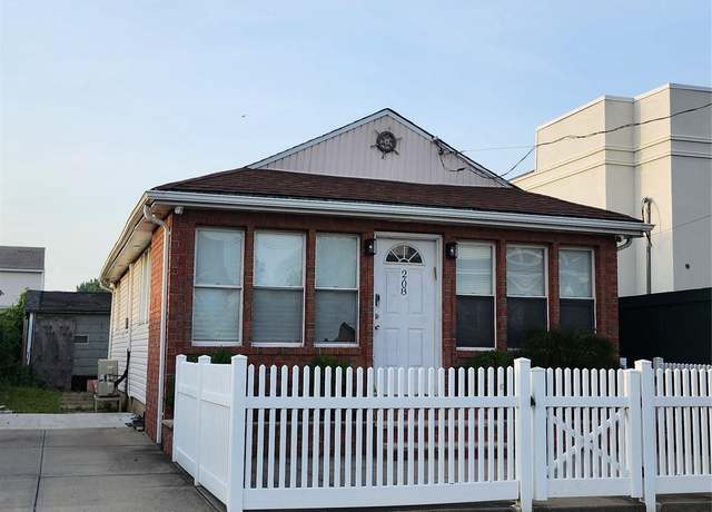 Property at 208 Seagirt Ave, Far Rockaway, NY 11691, 2 beds, 1 bath
