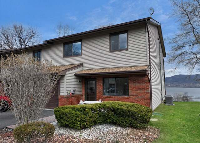 Property at 528 Barberry Ln, New Windsor, NY 12553, 3 beds, 2.5 baths