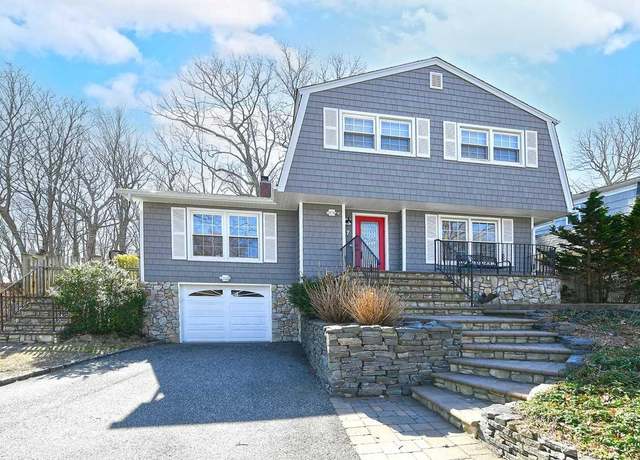 Property at 7 Richmond Pl, Huntington Station, NY 11746, 3 beds, 3 baths