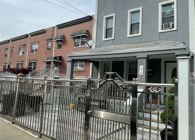 Property at 673 Oakland Pl, Bronx, NY 10457, 5 beds, 2 baths