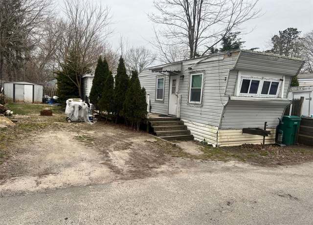 Property at 346 Flanders Rd #7, Riverhead, NY 11901, 3 beds, 1 bath