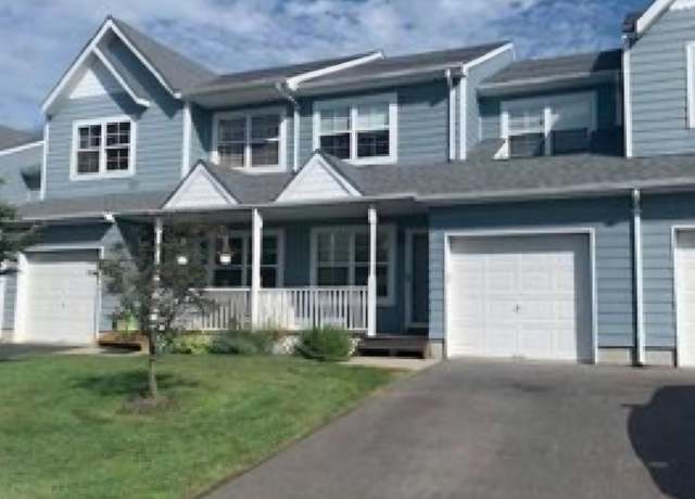Property at 7 Shady Ln #1, Central Islip, NY 11722, 2 beds, 1 bath