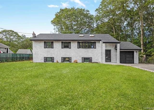 Property at 101 Crestwood Dr, Shirley, NY 11967, 5 beds, 3 baths