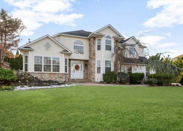 Property at 48 Island Trl, Mount Sinai, NY 11766, 4 beds, 2.5 baths