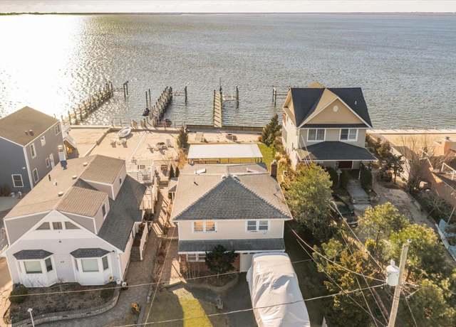Property at 73 E Beach Promenade, Lindenhurst, NY 11757, 4 beds, 2 baths