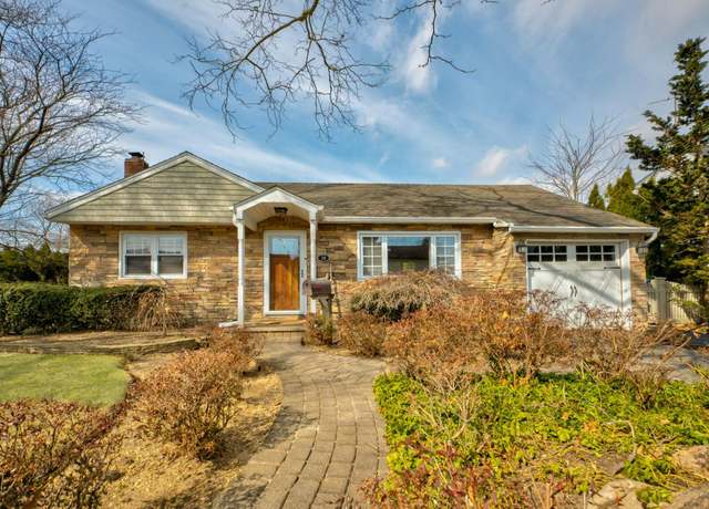 Property at 30 Linwood Ave, Farmingdale, NY 11735, 3 beds, 2 baths