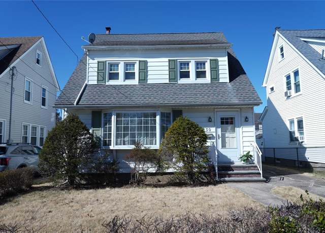 Property at 130 Campbell Ave, Williston Park, NY 11596, 3 beds, 1.5 baths