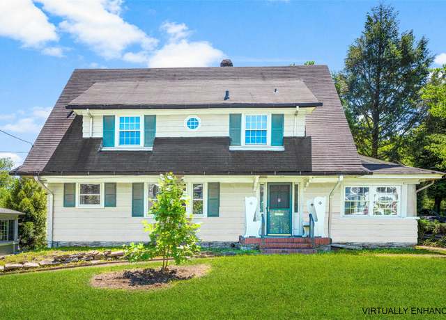 Property at 9 Summit Ave, Larchmont, NY 10538, 3 beds, 3.5 baths