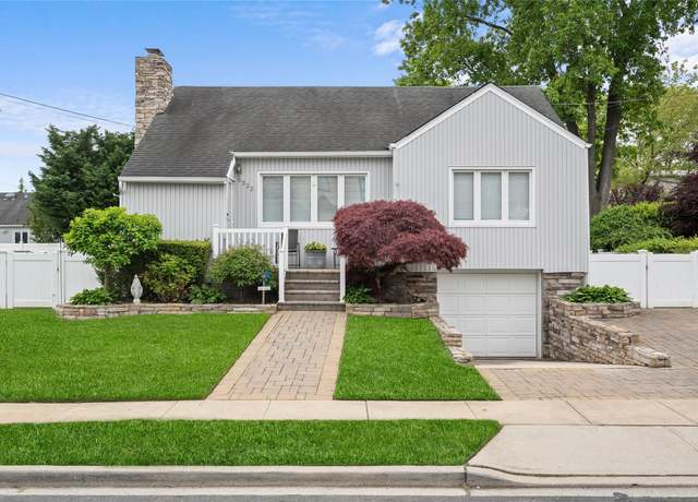 Property at 3322 Bayfield Blvd, Oceanside, NY 11572, 2 beds, 1 bath