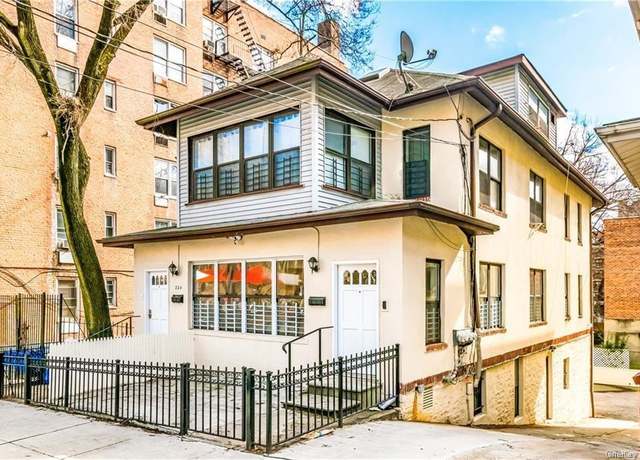 Property at 204 W 260th St, Bronx, NY 10471, 8 beds, 6 baths