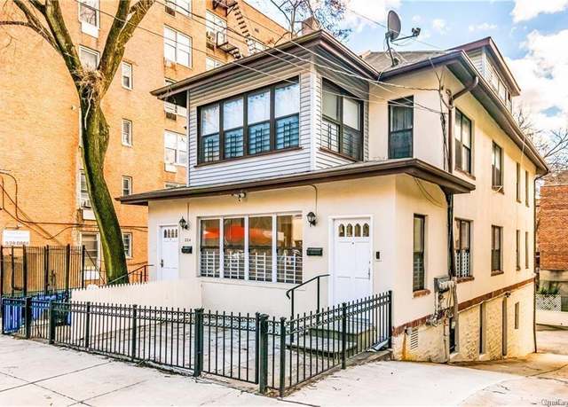 Property at 204 W 260th St, Bronx, NY 10471, 8 beds, 6 baths