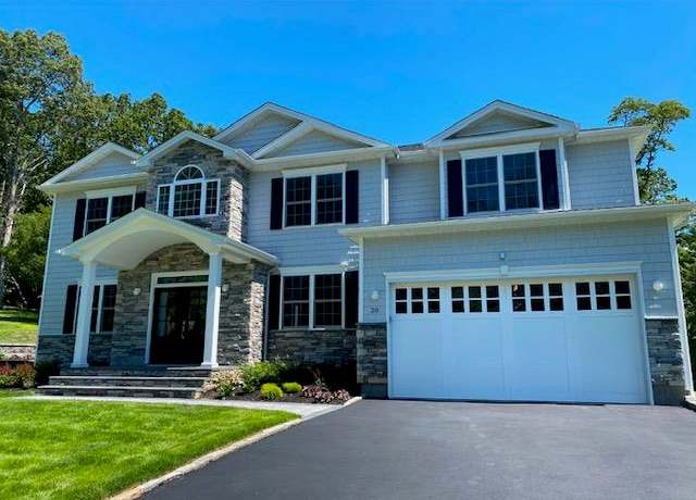 Property at 85 Roundtree Dr, Plainview, NY 11803, 6 beds, 4.5 baths