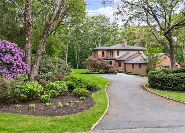 Property at 1039 Friendly Rd, Upper Brookville, NY 11771, 6 beds, 4.5 baths