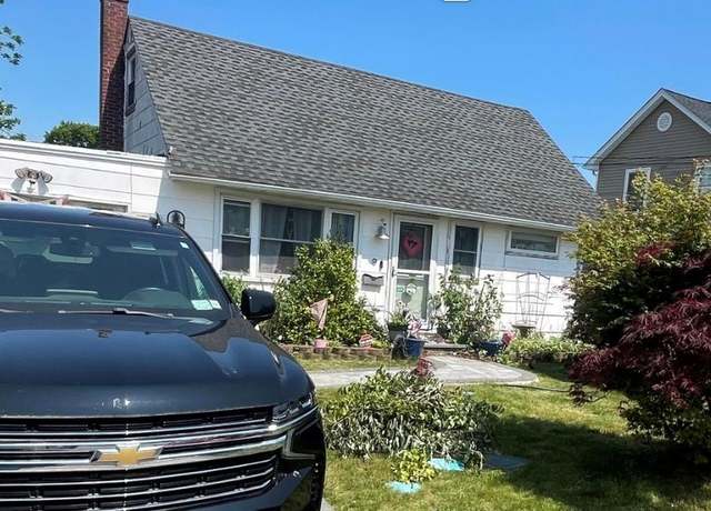Property at 9 Clifton Dr, Patchogue, NY 11772, 4 beds, 2 baths
