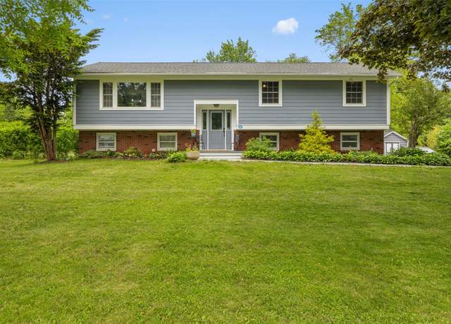 Property at 2 Linda Dr, Newburgh, NY 12550, 3 beds, 2.5 baths