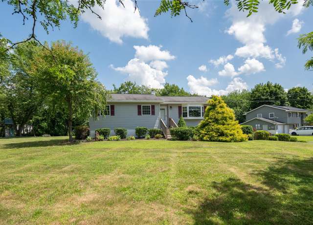 Property at 34 Windmill Rd, Hyde Park, NY 12601, 3 beds, 1.5 baths