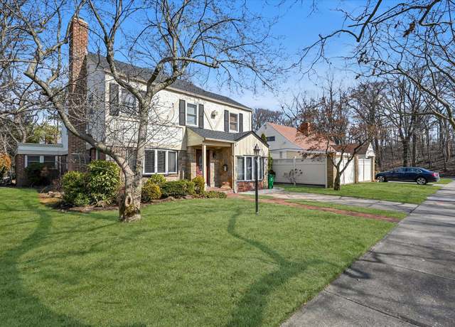 Property at 219-05 82nd Ave, Hollis Hills, NY 11427, 3 beds, 3.5 baths