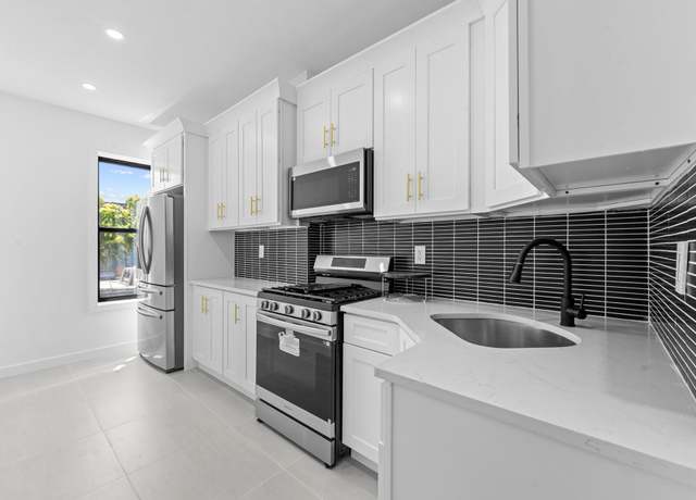 Property at 346 Van Siclen Ave, Brooklyn, NY 11207, 5 beds, 3 baths
