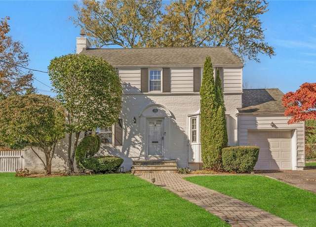 Property at 180 Clayton Rd, Scarsdale, NY 10583, 3 beds, 2.5 baths