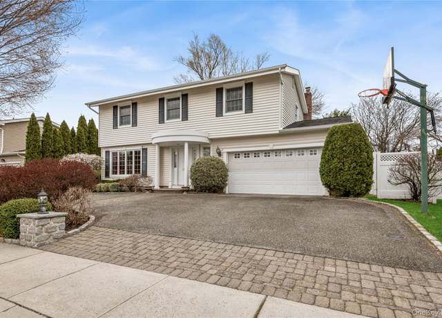 Property at 20 Sagamore Way S, Jericho, NY 11753, 4 beds, 2.5 baths