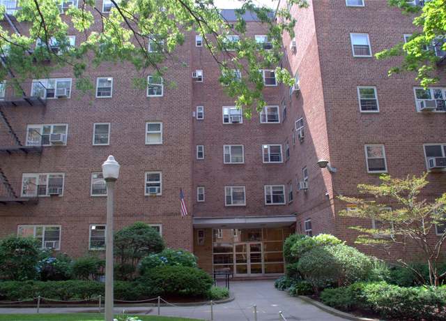 Property at 44-69 Kissena Blvd Unit 2P, Flushing, NY 11355, 3 beds, 2 baths