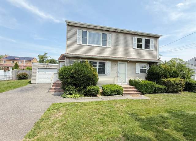 Property at 432 49th St, Lindenhurst, NY 11757, 5 beds, 2 baths