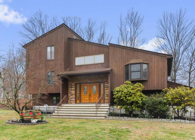 Property at 1 Southgate Dr, Cortlandt Manor, NY 10567, 4 beds, 3 baths
