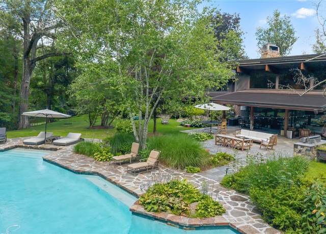 Property at 37 Sarles St, Armonk, NY 10504, 6 beds, 6.5 baths