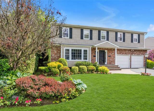 Property at 21 Chestnut Ave, Glen Head, NY 11545, 4 beds, 2.5 baths