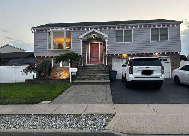Property at 110 Stirling Ave, Freeport, NY 11520, 3 beds, 2 baths