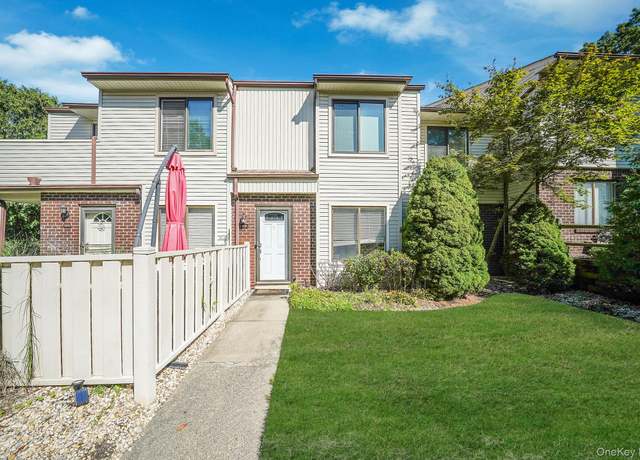 Property at 931 Skyline Dr, Coram, NY 11727, 2 beds, 2 baths