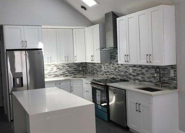 Property at 3 Williams Ct, Far Rockaway, NY 11691, 4 beds, 2.5 baths