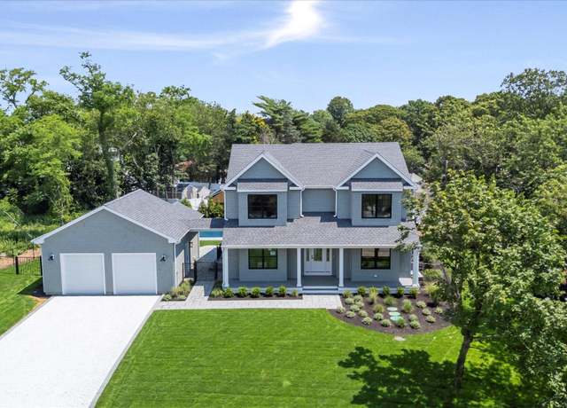Property at 520 Zena Rd, Mattituck, NY 11952, 4 beds, 2.5 baths
