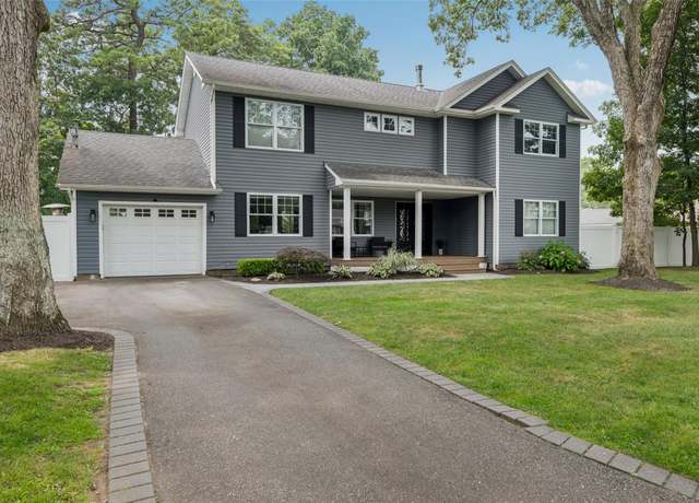 Property at 8 Audubon St, Nesconset, NY 11767, 3 beds, 3.5 baths
