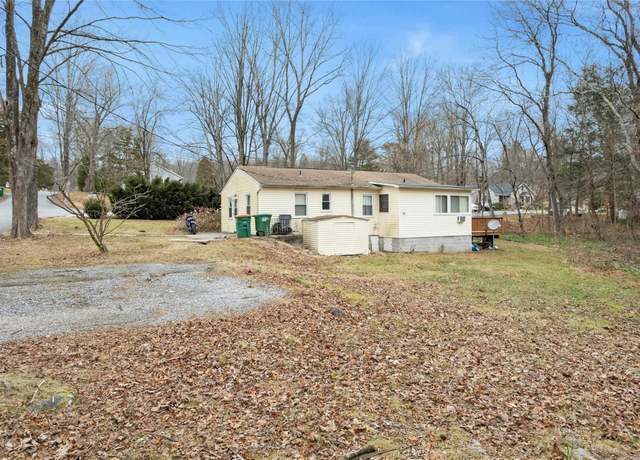 Property at 22 Edwin St, Putnam Valley, NY 10579, 2 beds, 1 bath