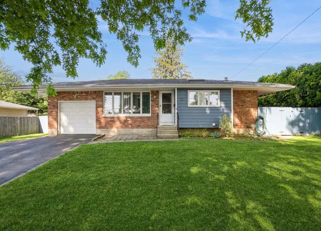 Property at 17 Sugarwood Ln, Commack, NY 11725, 3 beds, 1 bath