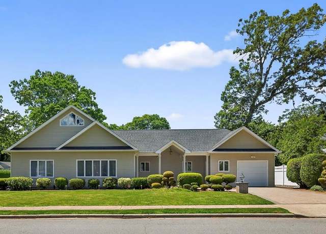 Property at 1 Bedford Ave, Massapequa, NY 11758, 3 beds, 1 bath