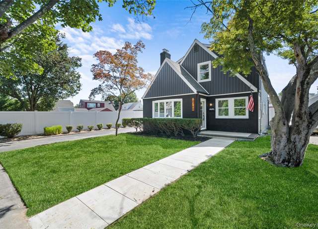 Property at 2768 Wallace Ave, North Bellmore, NY 11710, 3 beds, 2 baths